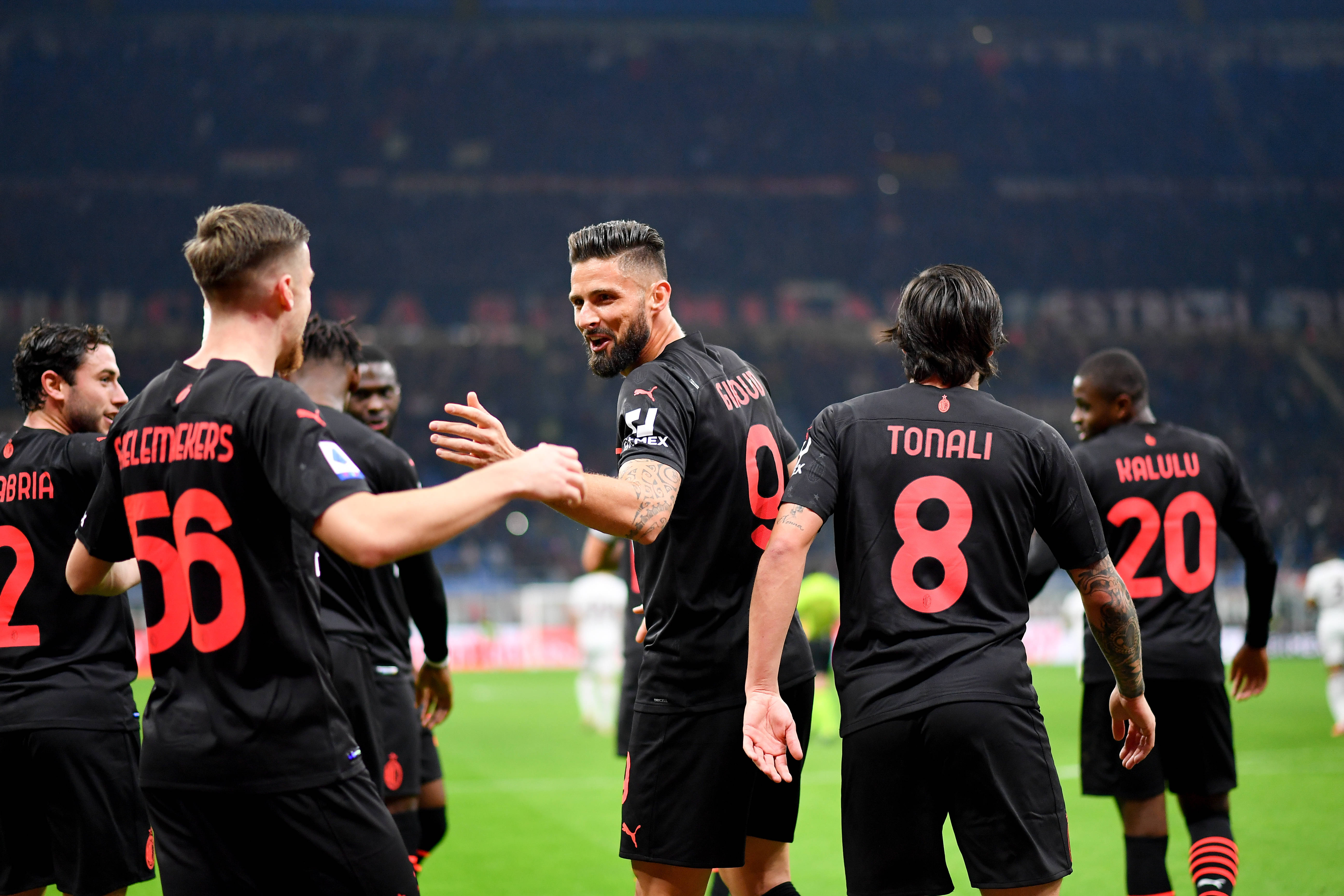 或将迎亚冠二级首秀！利雅得胜利晒球队训练照：C罗出镜（或将上演亚冠2级首秀？利雅得胜利晒训练照，C罗现身）