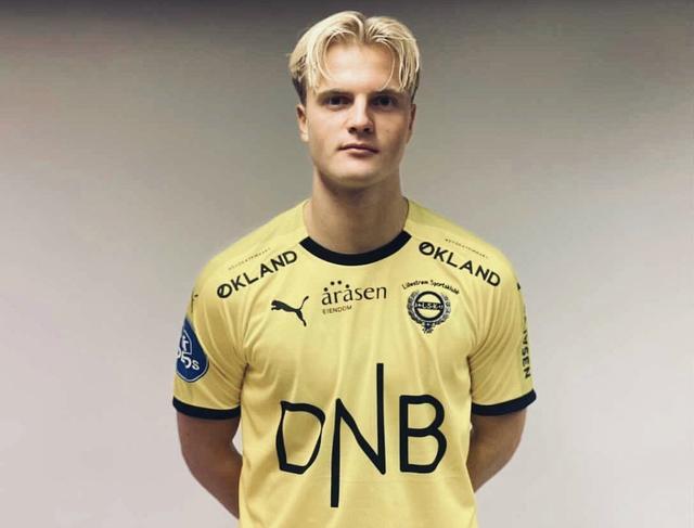 跟队记者：VAR竟然认为米兰对阵帕尔马时的点球是萨56的犯规