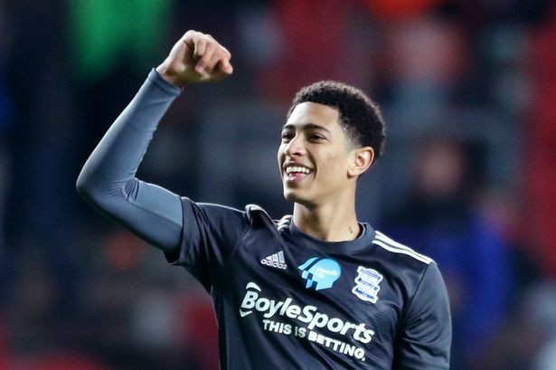 战广岛三箭前路易斯晒照：最后一舞；球员与申花合同月底到期（战广岛三箭前，路易斯晒照称“最后一舞”，与申花合同月底到期）