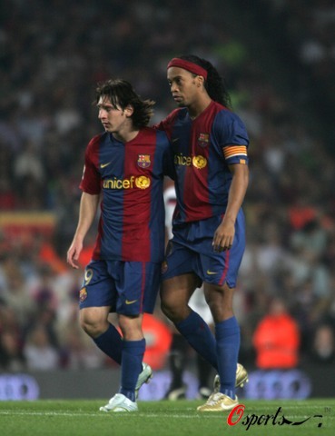 亨利：很多枪手球员都立志拿欧冠；难忘愤怒梅西训练过掉全队（亨利：阿森纳多名球员志在问鼎欧冠；回忆梅西怒火中训练一人过全队）