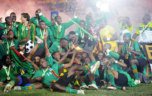 鹈鹕第二节7次失误，单节净负14分半场落后老鹰10分