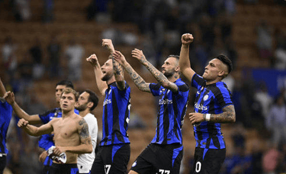 ESPN：曼联冬窗后期再决定齐尔克泽未来，目前尚未有报价（ESPN：曼联拟在冬窗后期拍板齐尔克泽去留，暂未出价）