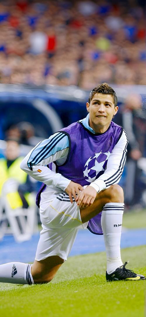 QPR球员谢尔因保护母亲用石头砸伤一男子，事后公开致歉