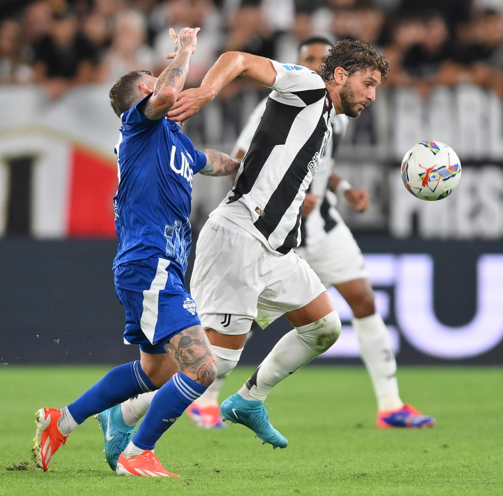 赖因德斯谈自己与德布劳内比较：我属于B2B中场，定位为8号位球员（赖因德斯谈与德布劳内对比：自认B2B型中场，司职8号位）