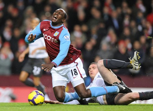 斯洛特：我们没有可用的边锋，派出两名9号球员是合乎逻辑的