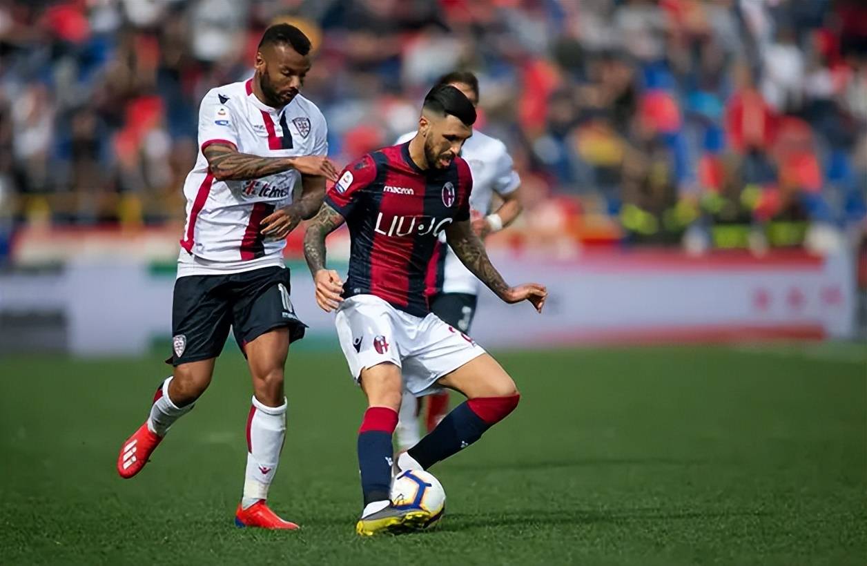 苏格兰女足队长卡思伯特与中国队比赛时头部受伤，被紧急送医