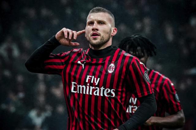 记者：谢什科与多名曼联球员聊过，他们认为其适合阿莫林体系