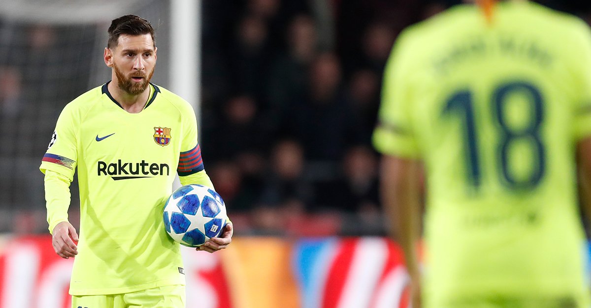 重庆球迷邀请“铁帅”李章洙吃火锅：李章洙很喜欢重庆的麻辣