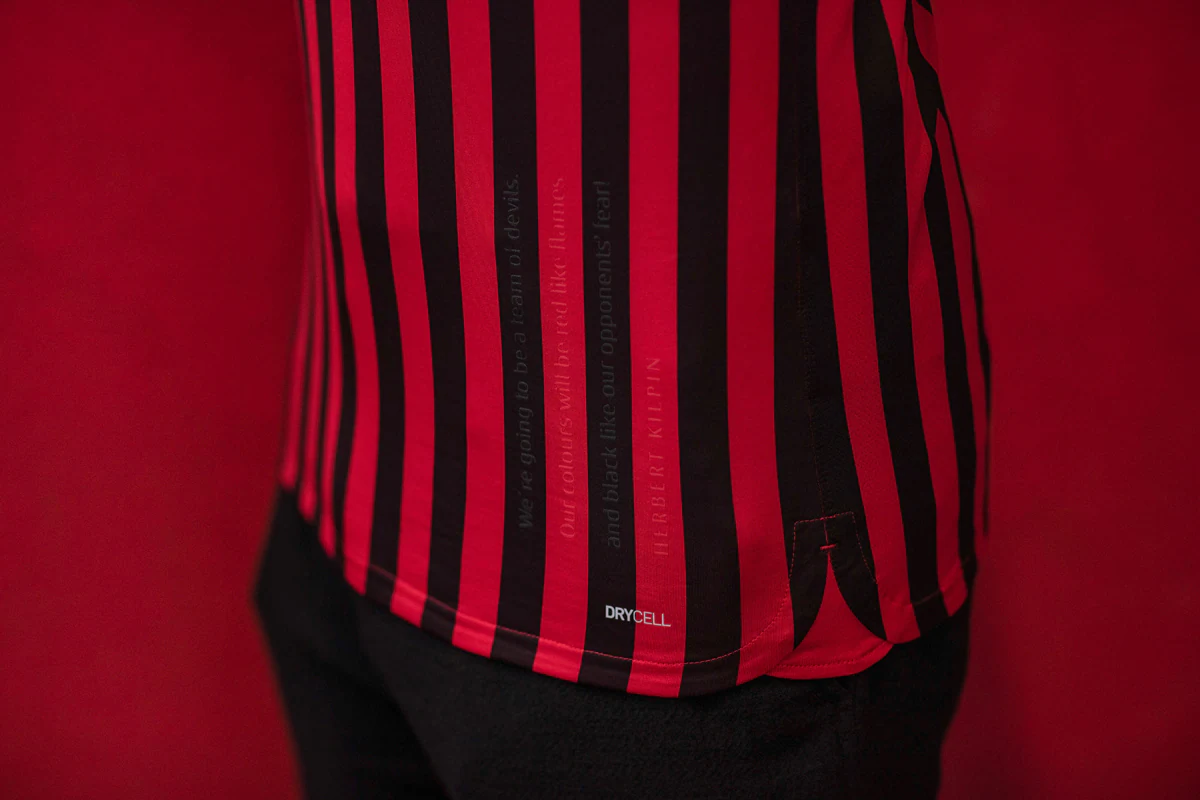 剑南春｜巴萨5-3贝蒂斯迎西甲6连胜，费兰戴帽，亚马尔点射（剑南春｜巴萨5-3击退贝蒂斯收获西甲六连胜：费兰帽子戏法，亚马尔点射破门）