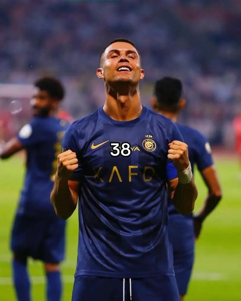 托卢卡点球击败老虎大学，实现墨西超两连冠（托卢卡点球大战力克老虎大学，达成墨西超两连冠）