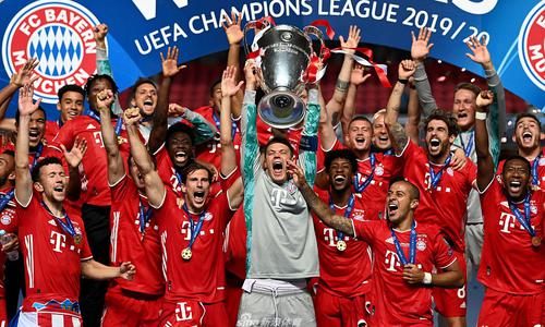 魔迷们心动吗？曼联发布中国结系列服饰，B费、姆伯莫等人出镜（B费、姆伯莫等球星助阵，曼联推出中国结系列服饰，魔迷是否被种草？）