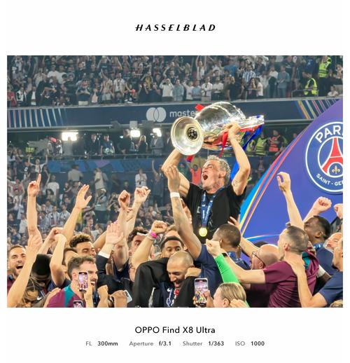 阿斯顿维拉在埃梅里带领下强势冲击英超争冠，与阿森纳激烈争夺榜首。（埃梅里率维拉强势冲冠，与阿森纳鏖战英超榜首）