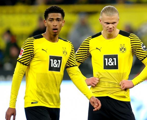 英媒：费迪南德称卢克-肖在曼联有重要地位，他需要证明自己